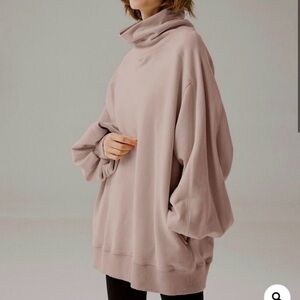 NAP Boxy Turtleneck Sweatshirt in Pearl Blush Oversized Pullover Womens Size XL